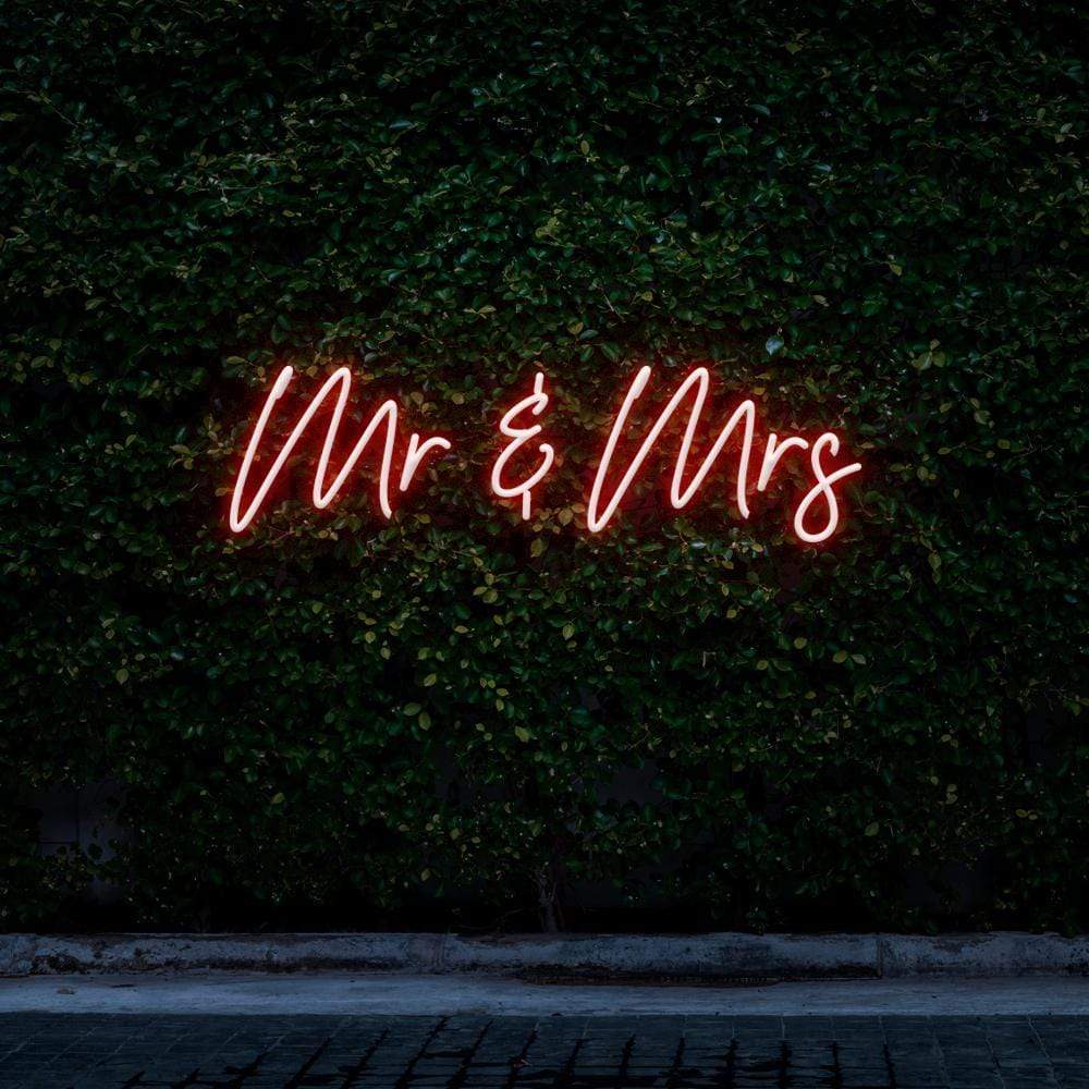 "Mr & Mrs" Neon Sign