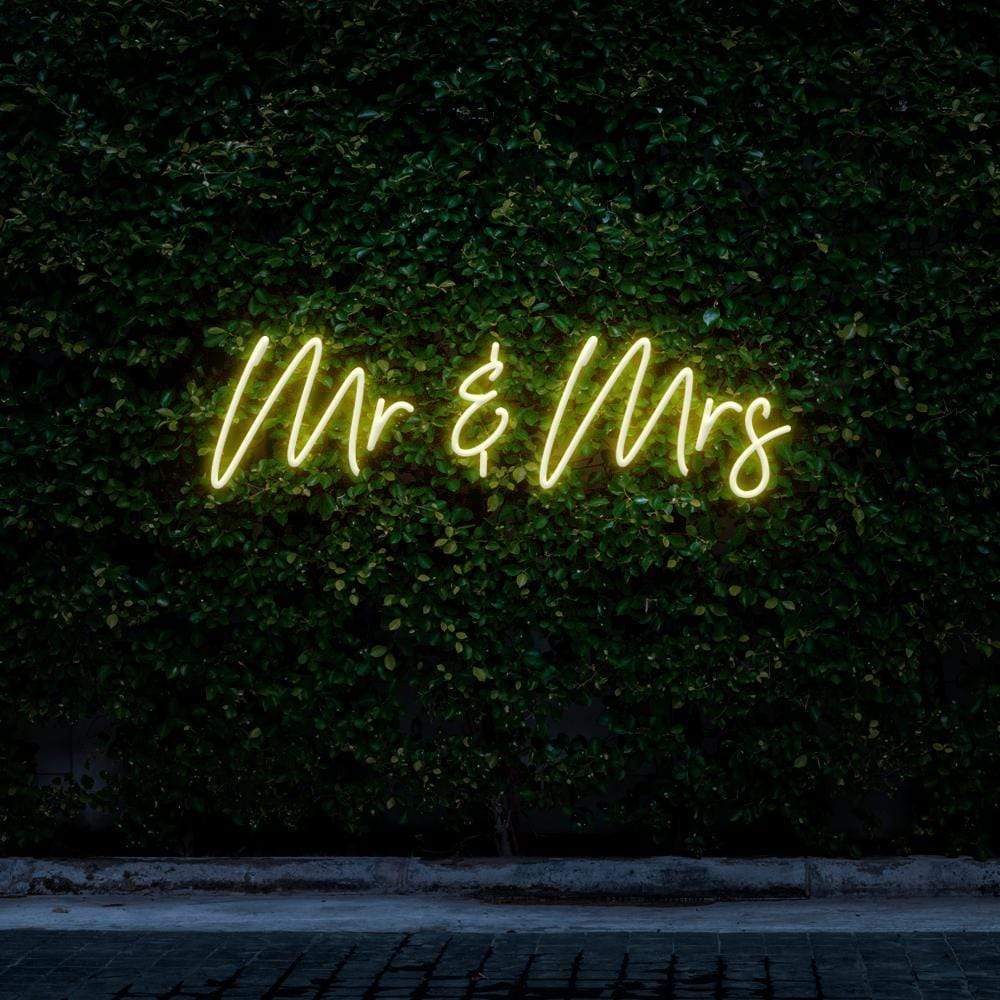 "Mr & Mrs" Neon Sign